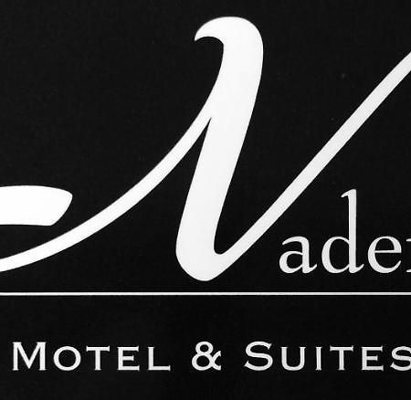 Nader'S Motel & Suites Ладингтон Екстер'єр фото